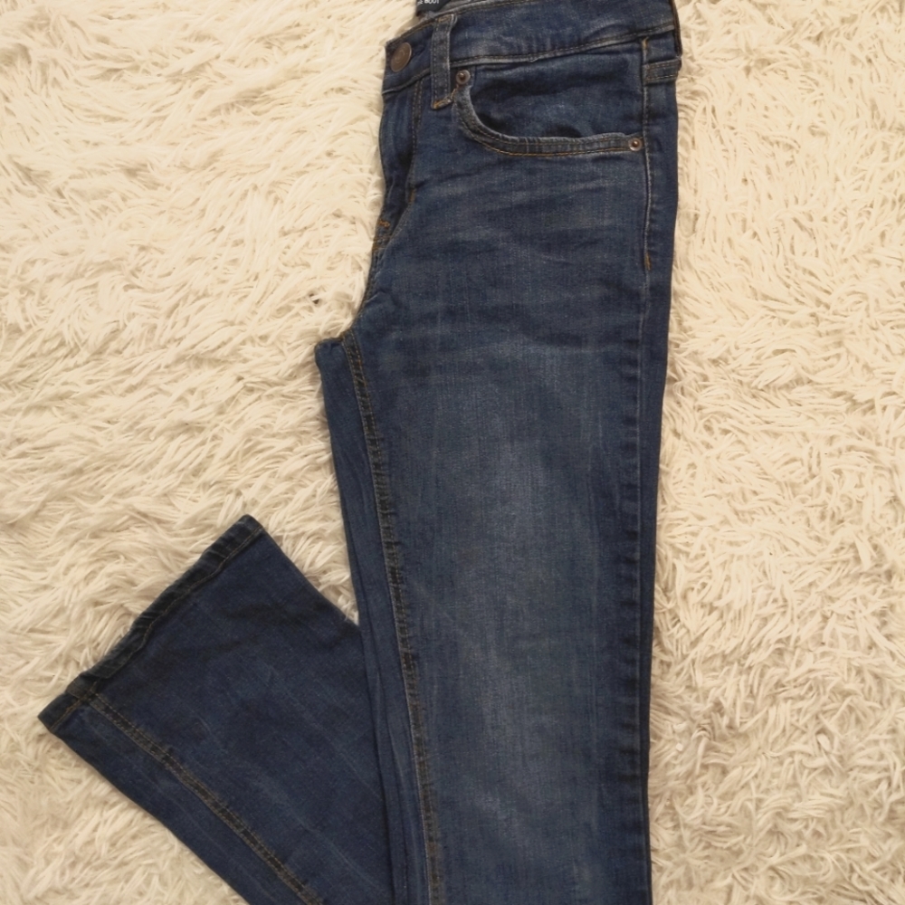 Aero Size 4 Long Low Rise Bootcut Jeans
